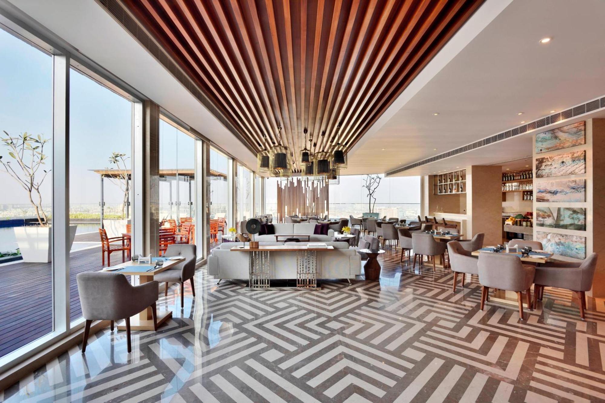 Marriott Executive Apartments Hajdarábád Exteriér fotografie